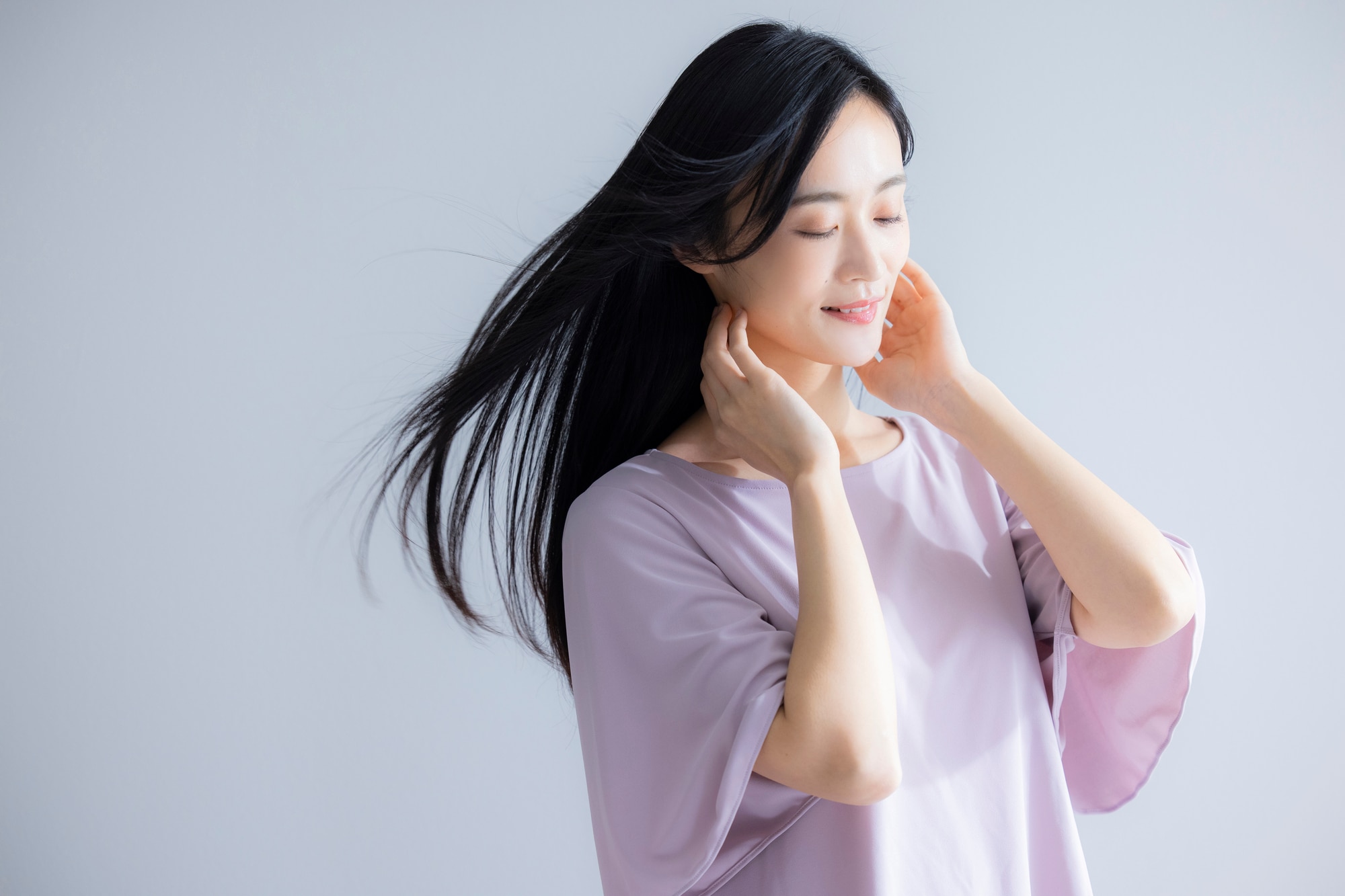 アッシュ系の白髪染めで髪色の透明感アップ！白髪と髪の赤みを同時に